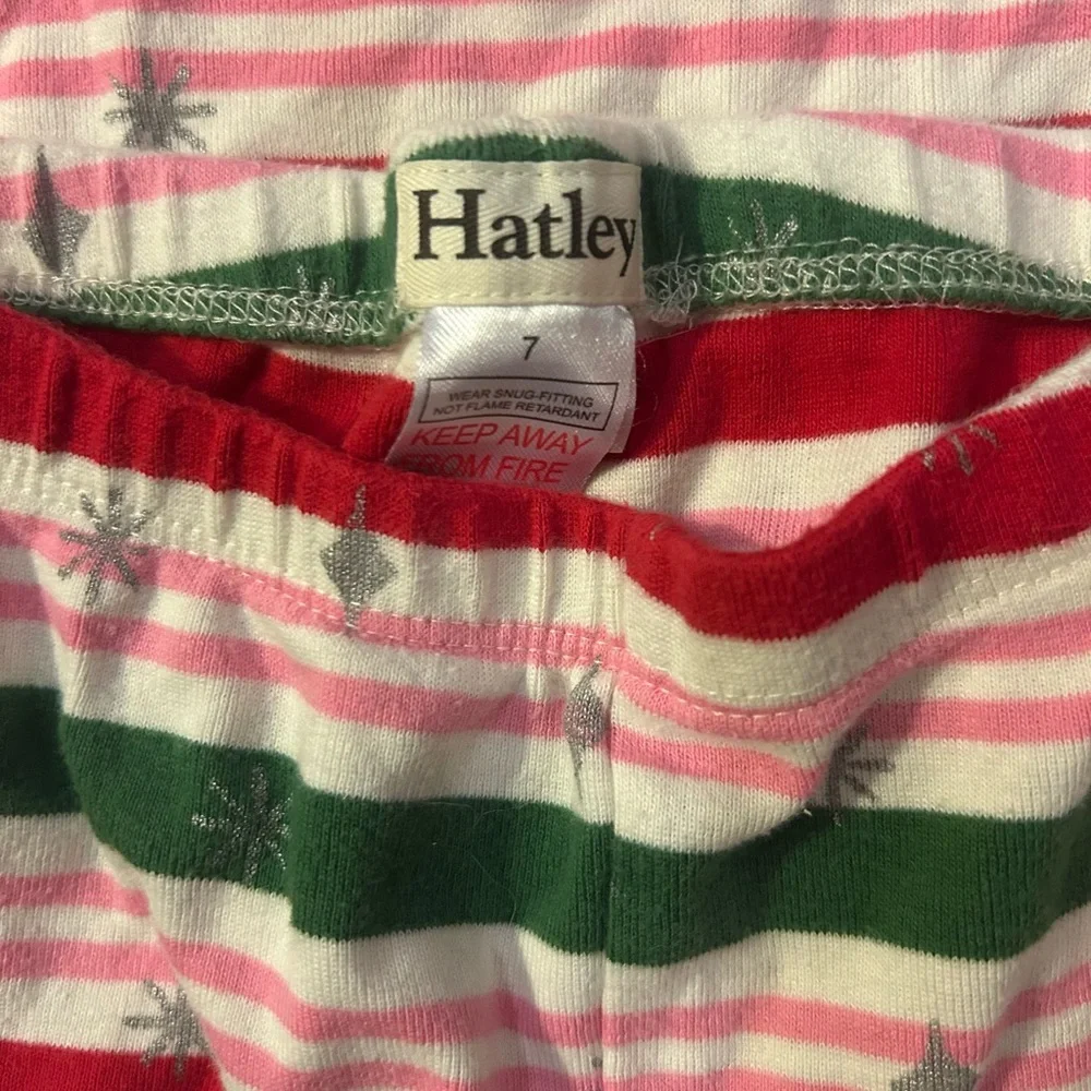 Hatley Girls Striped Pajamas With Subtle Holiday Theme 100% Cotton - Picture 3 of 4